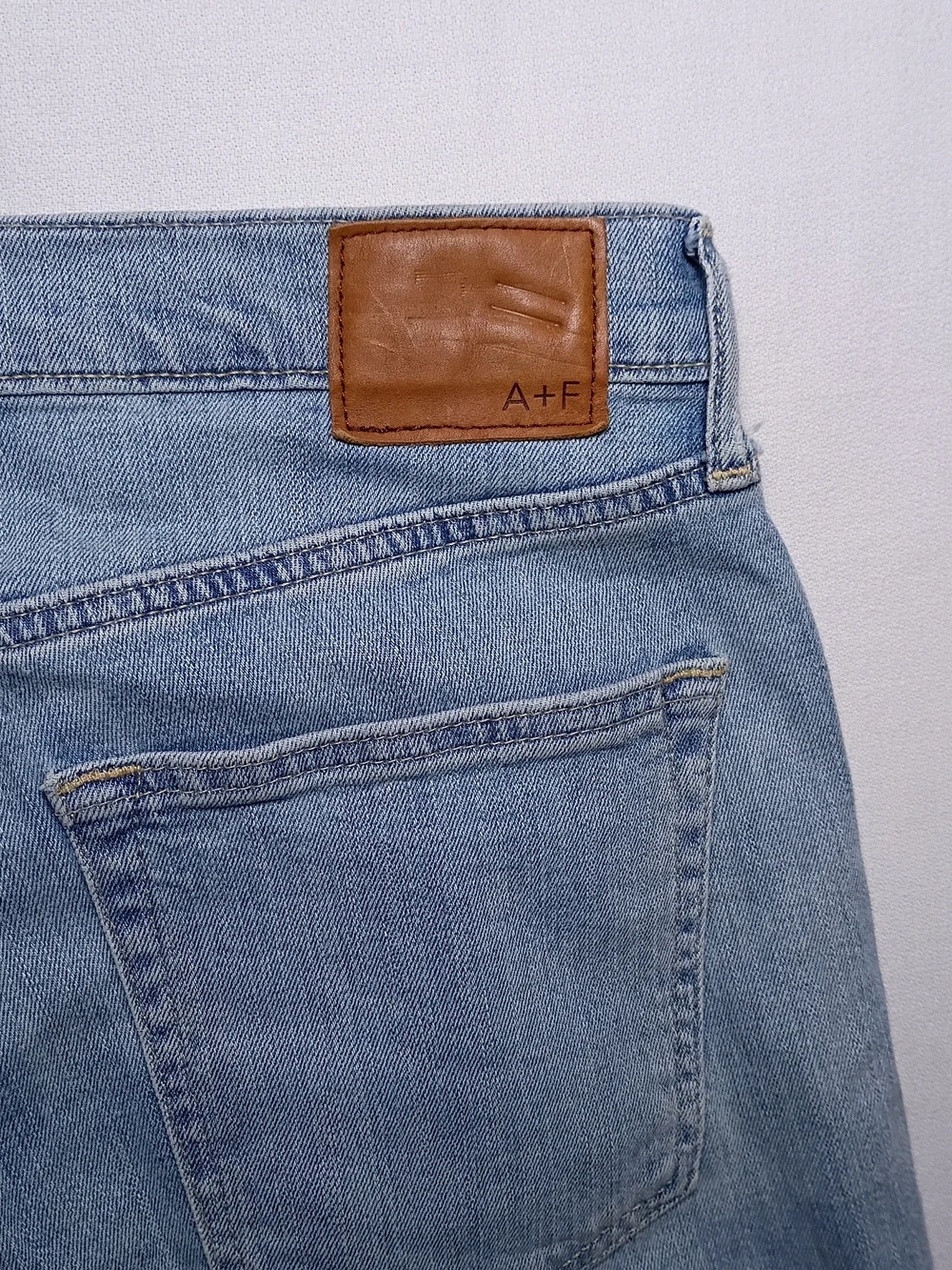 Abercrombie & Fitch classic light
